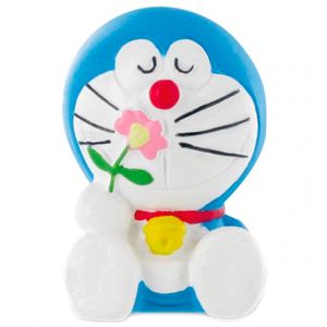 Figura-de-Doraemon-com-flor-PVC