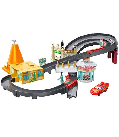 Carros-Radiator-Springs-Race-Track