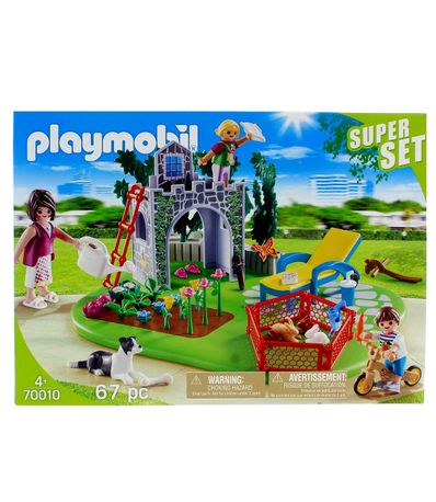 Familia-SuperSet-da-Playmobil-Country-no-jardim