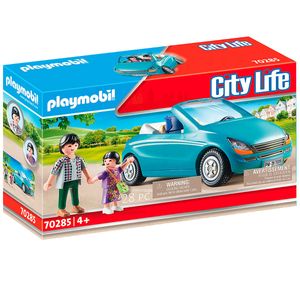 Familia-Playmobil-City-Life-com-carro