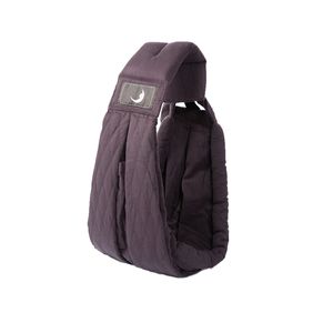 Mochila-cinzenta-aconchegante-peitoral