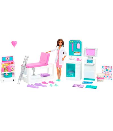 Barbie-Doctora-con-Clinica-Medica