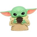 La-tirelire-Mandalorian-Baby-Yoda-avec-tasse