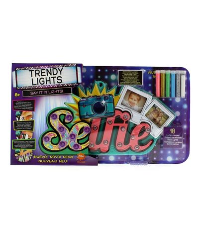 Trendy-Light-Room-Selfie